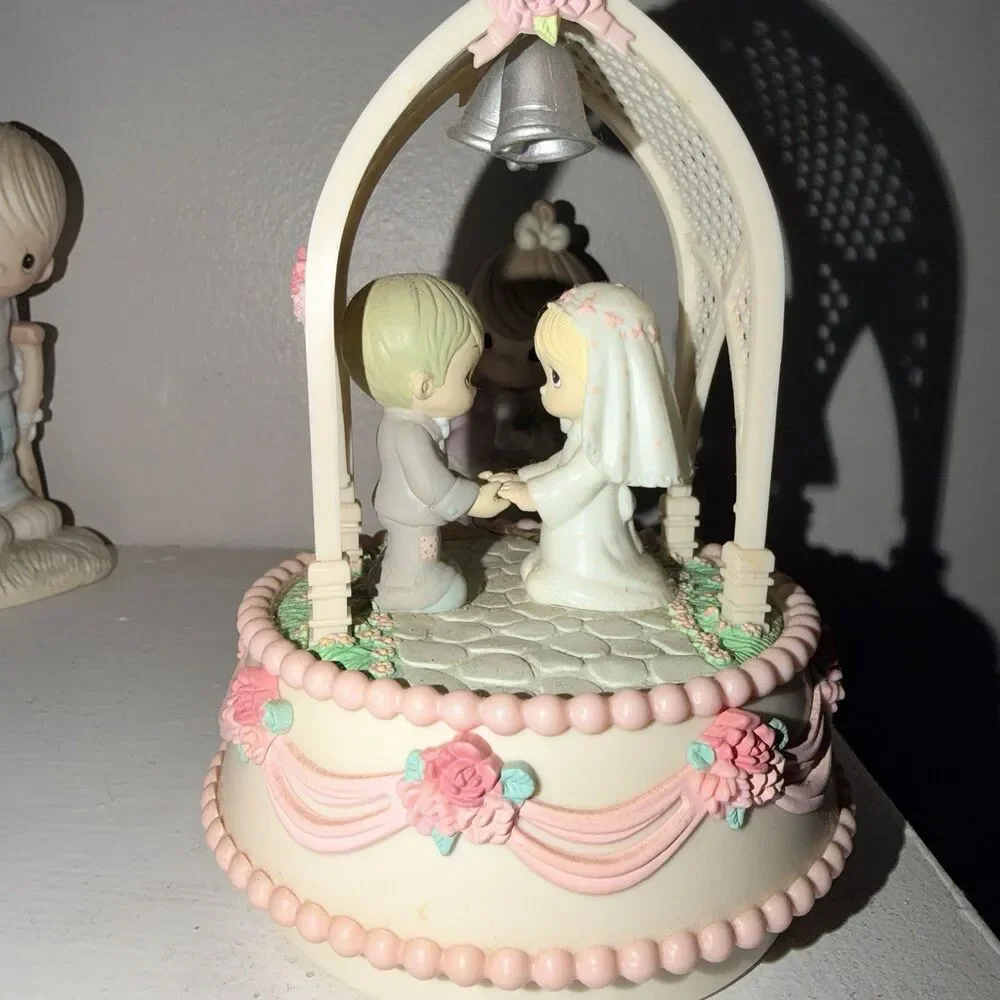 Enesco PM Musical Wedding Cake Topper Wind Up Plays